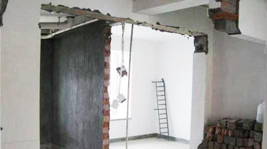 糟心，装修时师傅误砸了承重墙，这样补救靠得住吗？