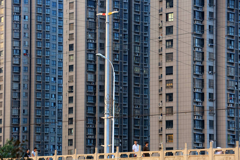 房地产上演“悲情”一幕！仅在4月份，土地供应、成交、溢价全线下跌