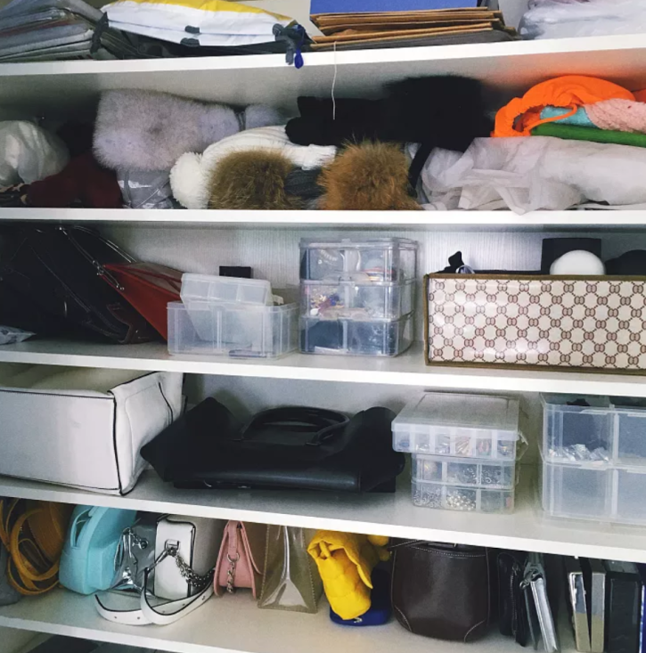 46㎡小窩，利用超大“鏡柜”，裝出雙倍空間感！進門就被迷住了