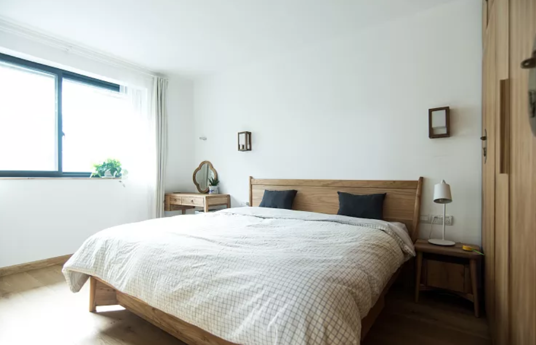 陽臺改“箱床”，不買沙發，自制燈具！她的家充滿“煙火氣”