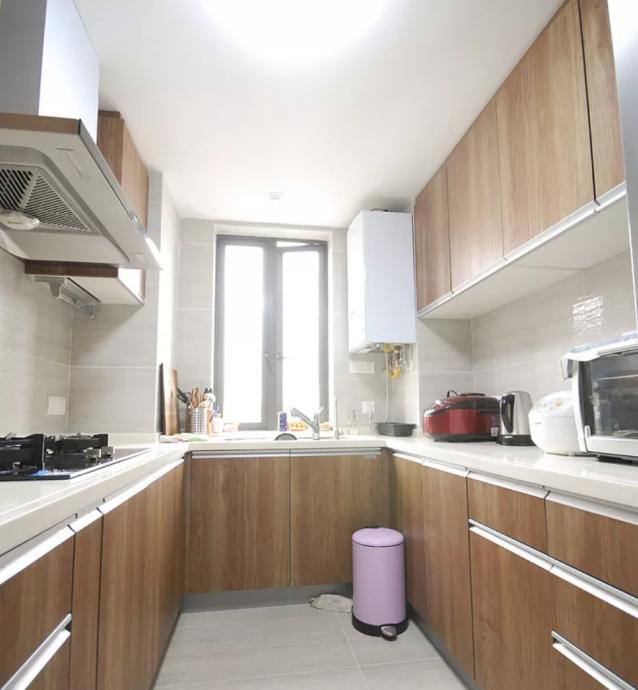 打通陽臺做改造，等于多出一間房！淋浴房坐著洗澡，太實用！曬曬