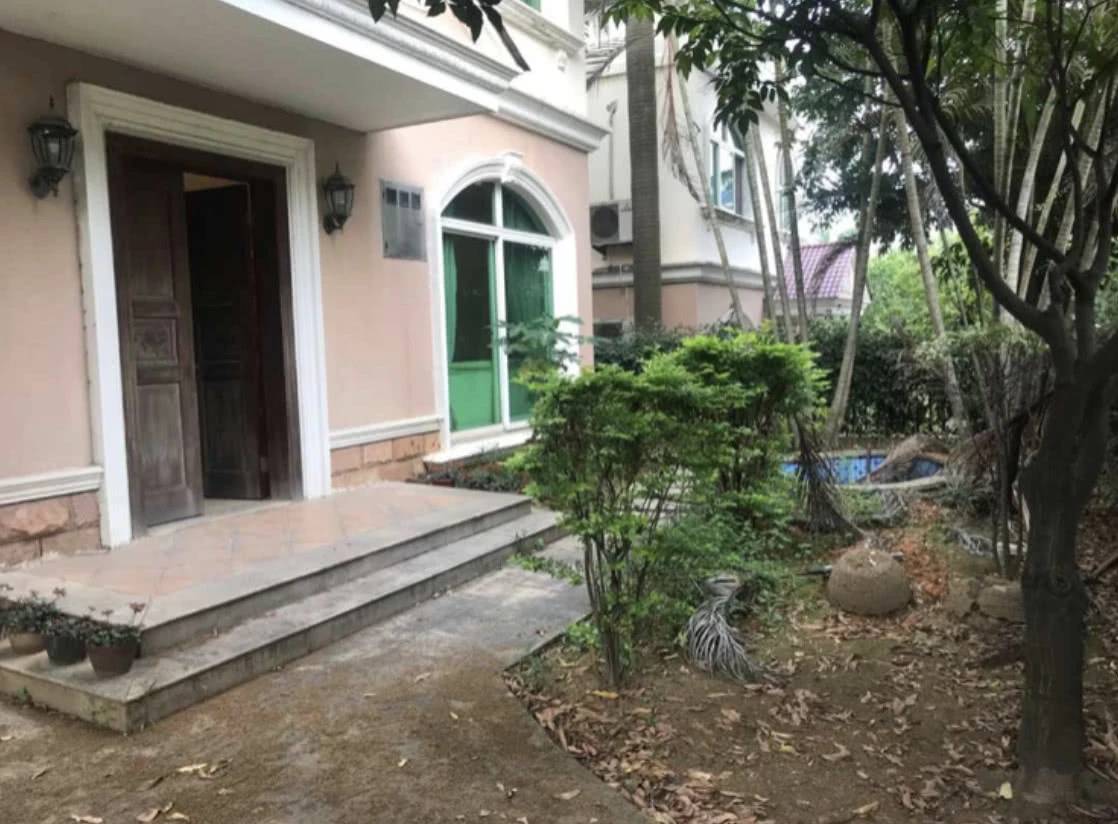 等我们老了，就买个院子吧！养花晒太阳，这么温馨都不想出门了！