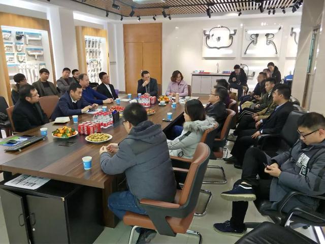 共生时代|行业协会的助力, 企业间的深度关联, 缺一不可