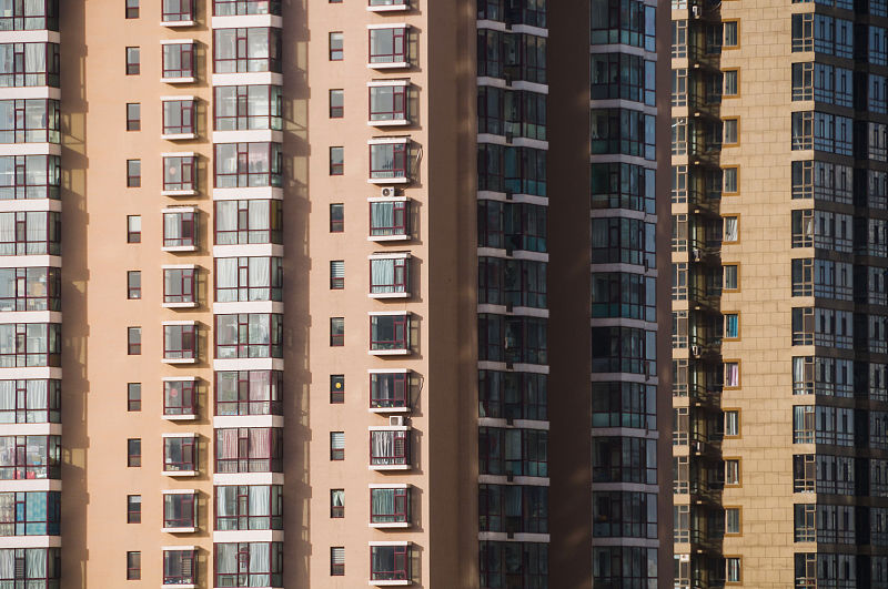 事不过三！炎炎夏季，楼市重现一特殊迹象，与2014年、2018年一样