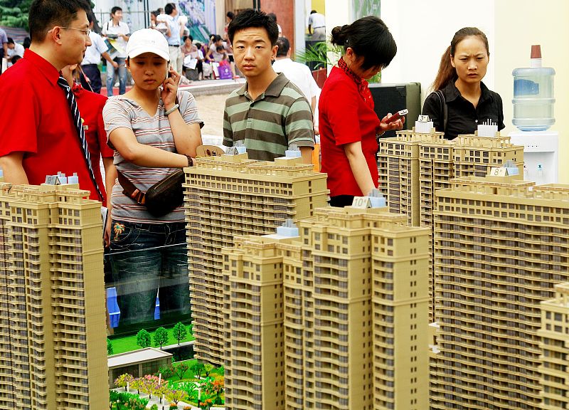 楼市“上屋抽梯”！两类人会吃亏，3年后，百万房贷不如手持现金