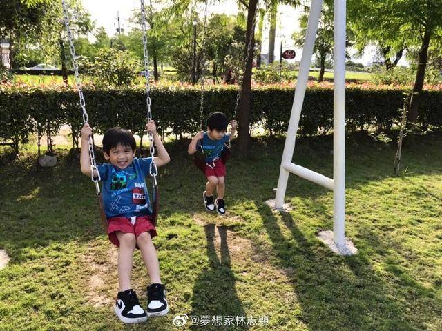 林志颖双胞胎儿子颜值差异好大，老三太像爸爸了