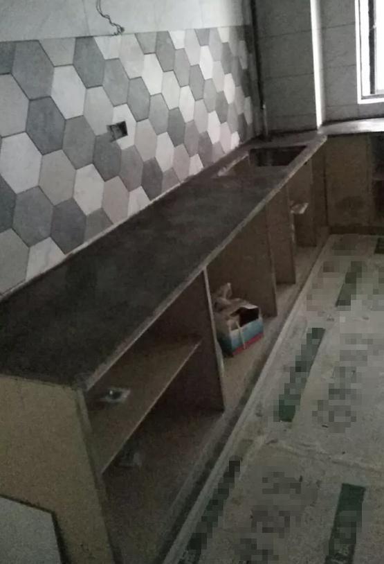 老公坚持把餐厅包进厨房，装“砖夹现浇”橱柜！完工服了气