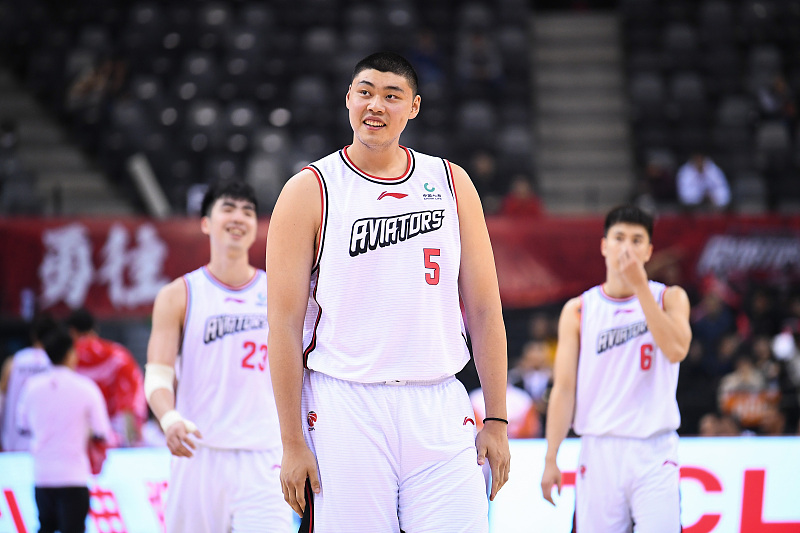 「赵义明」中国篮坛最高情侣：女方2米01男方2米18，生儿子超2米30？