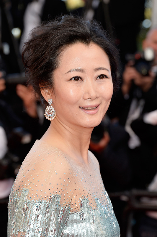 |她为让自己不变老,坚持不生孩子、不吃晚饭,如今却老到无人敢认!