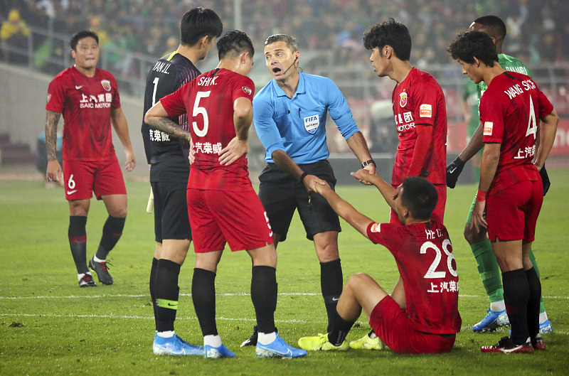 「中国足协」刚拿到足协委任状，名记却马上翻脸怒批足协，球迷：又有发票没报销？