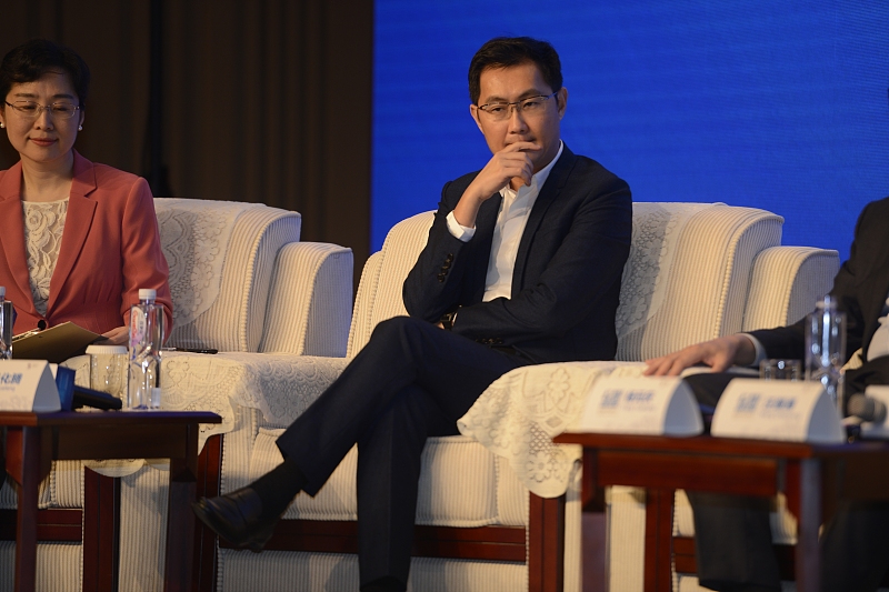 『腾讯』京东拼多多隔空较劲,幕后老板却日赚3亿,超越马云许家印成首富