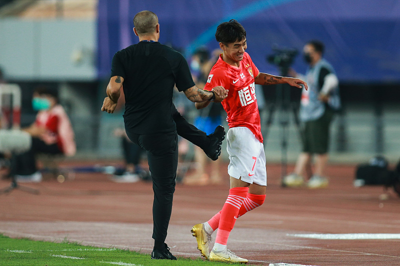 广州恒大|尘埃落定！恒大归化球员离队，年薪1400万！