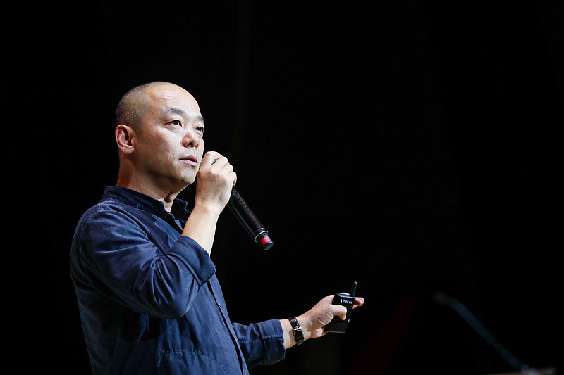 「暴风影音」400亿帝国轰然倒塌，创始人被捕，高管集体辞职，连会计都找不到