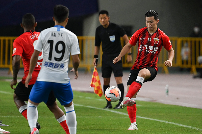 上海上港|杀鸡儆猴!昔日上港主力飞翼遭佩雷拉弃用,曾是国字号核心队长