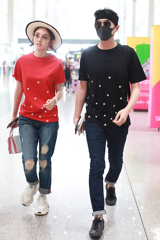 唐艺昕|唐艺昕产后首晒倒立式健身,张若昀视角下大秀好身材,网友:这身材绝了!