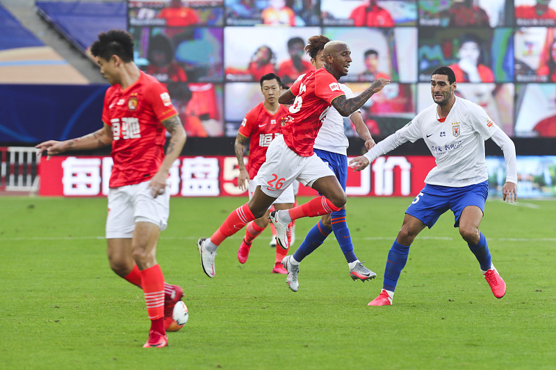 中超|恒大本轮爆冷不敌鲁能，唯有一人表现不俗，成为球队最大收获