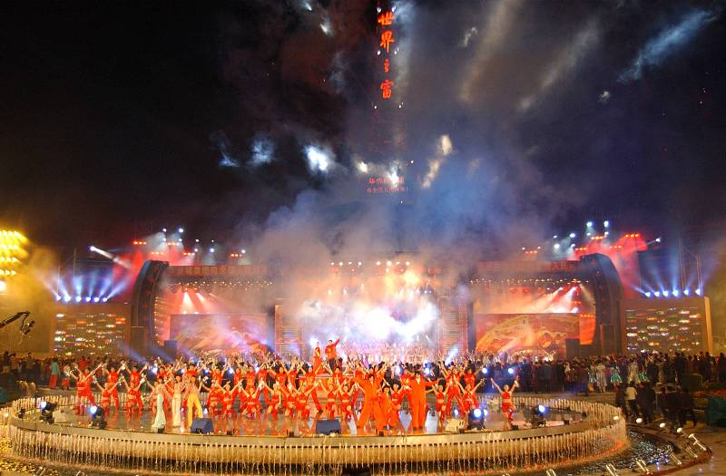 【春晚】她4次登上春晚，却出低级失误，跟富商认识1小时闪婚，如今活成这样！