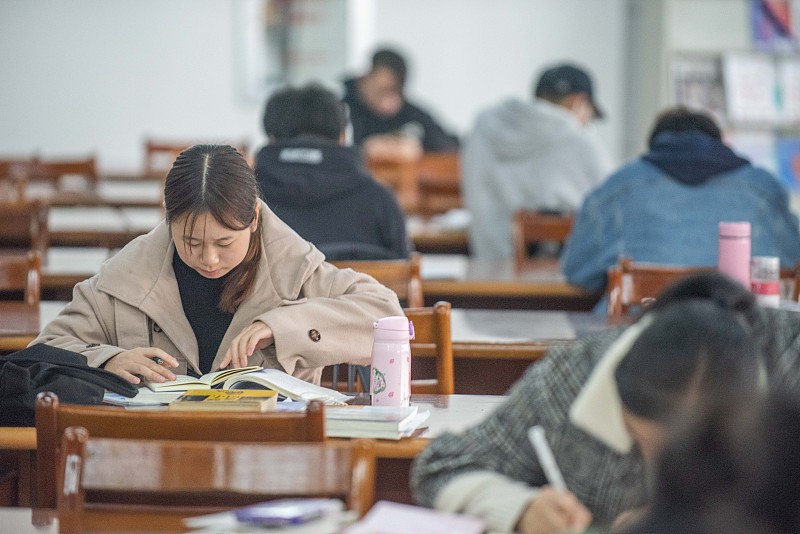 大学|读二本院校,选专业还是大学,文理考生有点不同