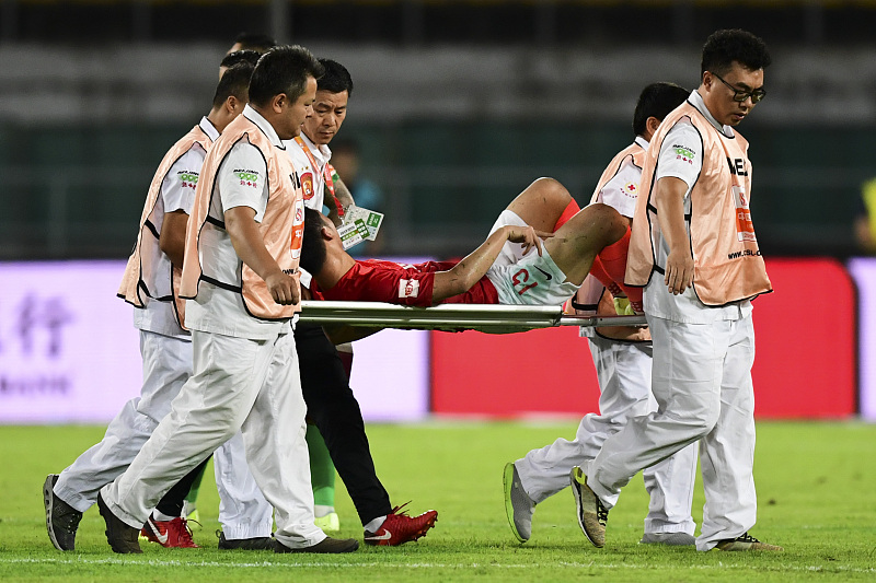 『郑智』保8、艾9、高11,谁能接过郑智的10号球衣?球迷纷纷举荐一人