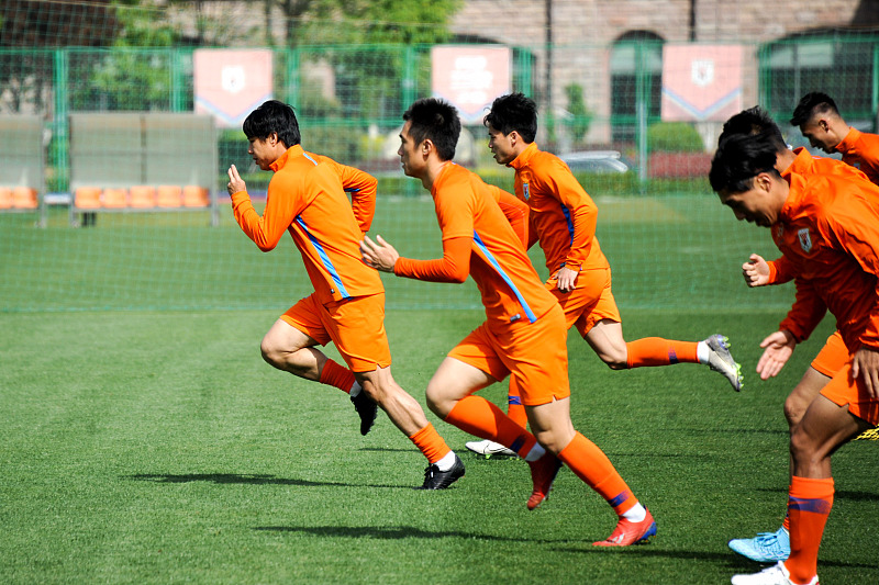 『皇家马德里』里皮和李铁都看不上的国脚，却曾在欧洲踢主力，如今已沦为替补