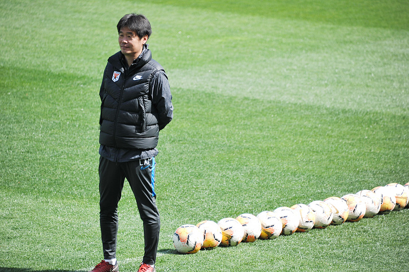 山东鲁能：他能被大牌名帅看中，却入不了李霄鹏法眼，如今只能在鲁能坐板凳