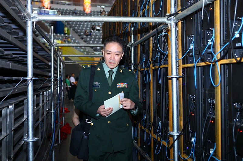 吴京▲《战狼3》刚开机就宣布停拍?吴京:先拍《战神诀》,网友:这次必须去