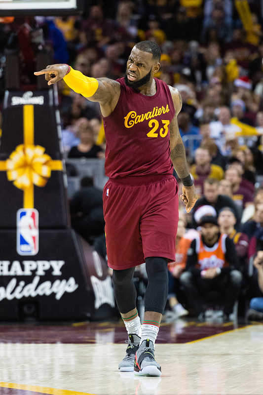 勒布朗·詹姆斯|如果最终夺冠，湖人队能拿到多少夺冠奖金？詹姆斯到手有多少？