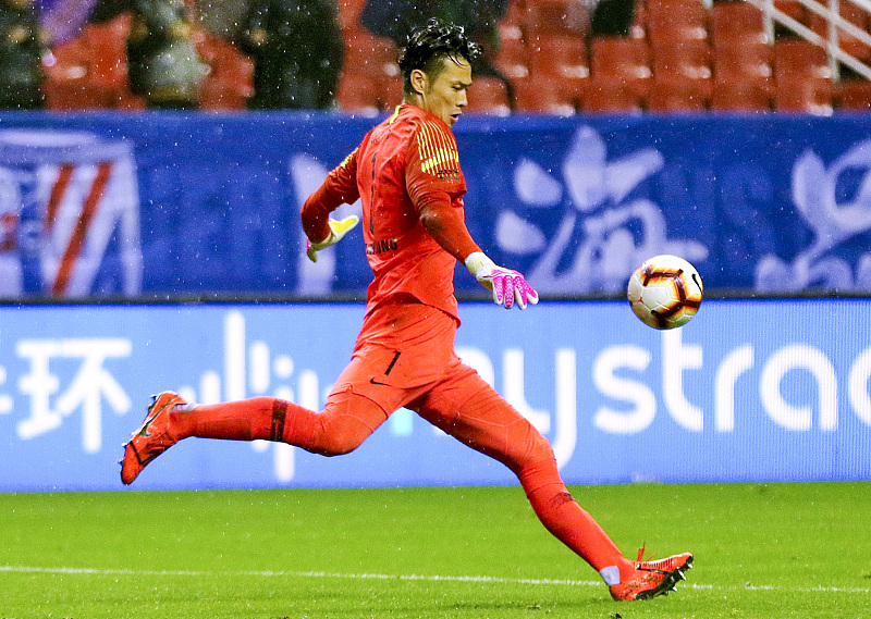 江苏苏宁■白高兴了!他被认为是苏宁门将挑大梁的人,结果却被证明不堪重用