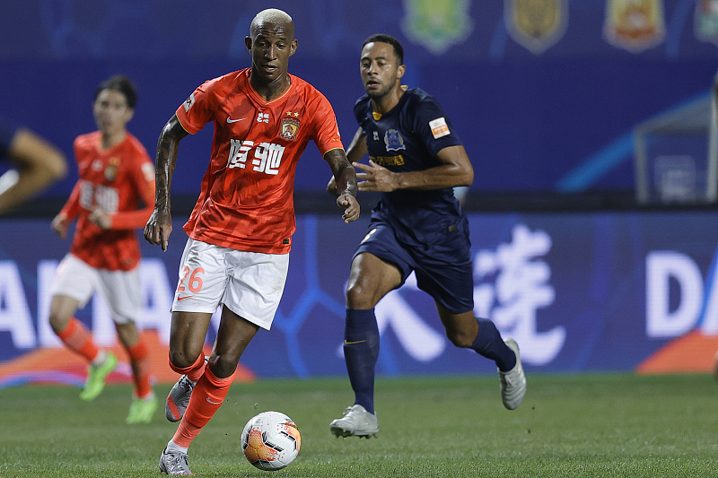 韦世豪|大战佳兆业前，恒大聊天群很热闹，韦世豪定目标，塔利斯卡收徒