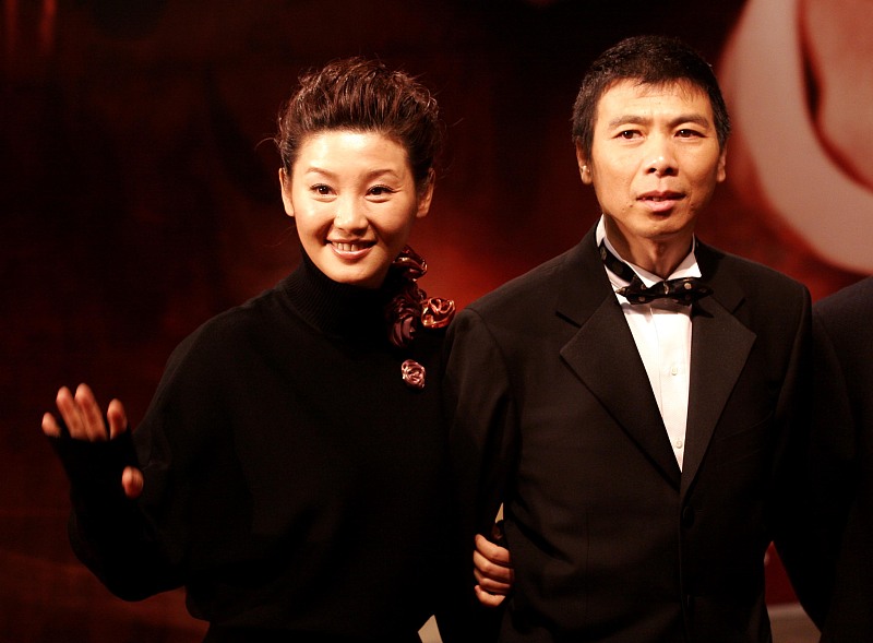 #谢孟伟#“其貌不扬”却娶到漂亮妻子的4大男星， 网友： 好白菜被猪拱了！