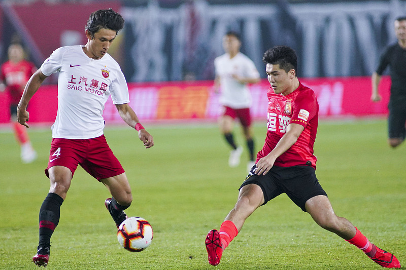 功勋|没想到！上港引进一人却成球队烫手山芋，多名球员续约因此遇阻