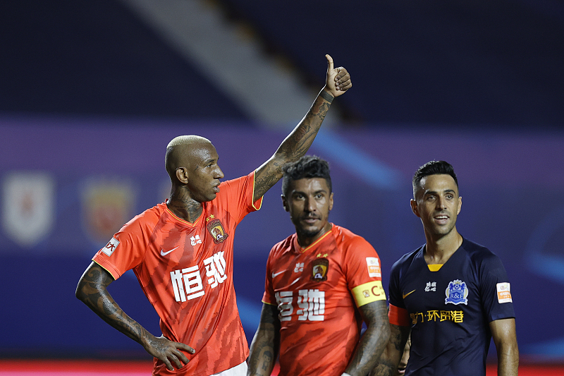 韦世豪|大战佳兆业前，恒大聊天群很热闹，韦世豪定目标，塔利斯卡收徒