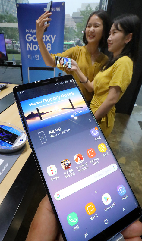 曲面屏▲手机“曲面屏” 到底利大于弊,还是弊大于利?