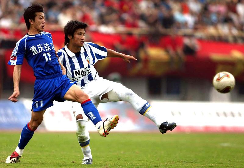 『吴承瑛』吴金贵曾力邀吴承瑛回申花，原本已现身申花，最后却被迫离队退役