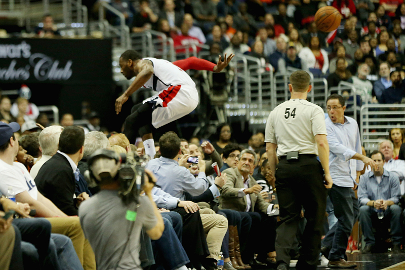 字母哥|恭喜！火箭险胜雄鹿，42+15三首发化身奇兵，哈登威少打脸字母哥