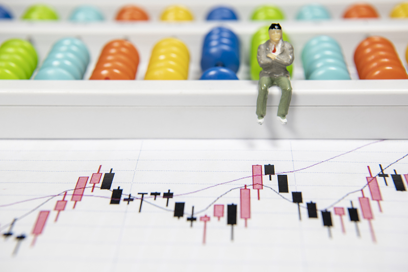 『牛市』有人赚了6400万，有人2.36个亿被套住，万亿成交量能带来牛市吗？