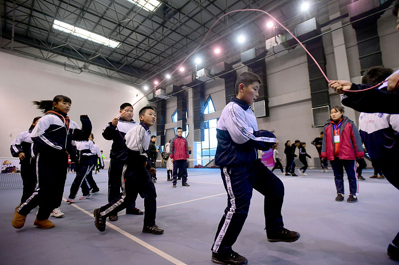 @复课后体育老师忧心忡忡：学生体能下降，有人胖十几斤