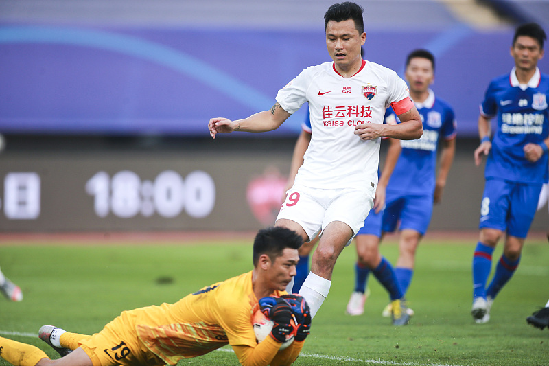 中超|官宣！中超第2位下课主帅诞生！4场拿3分，年薪却达4100万！