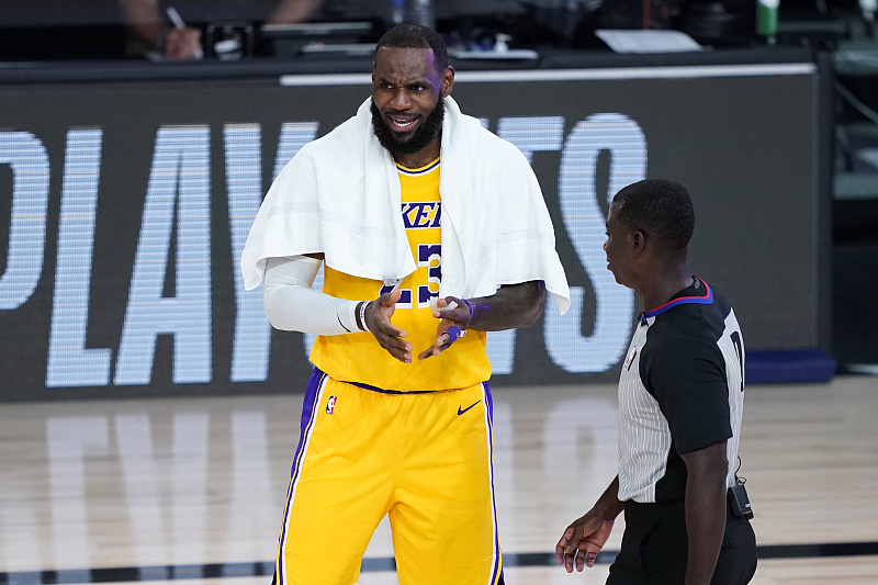 勒布朗·詹姆斯|湖人输了，詹姆斯没输！一战成历史第一，三项数据冠绝全队