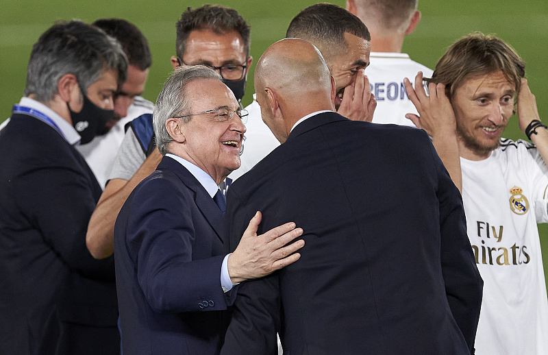 齐达内|齐达内再秀转会实力，26岁王牌沦为39岁老将替补，8亿豪门被坑惨