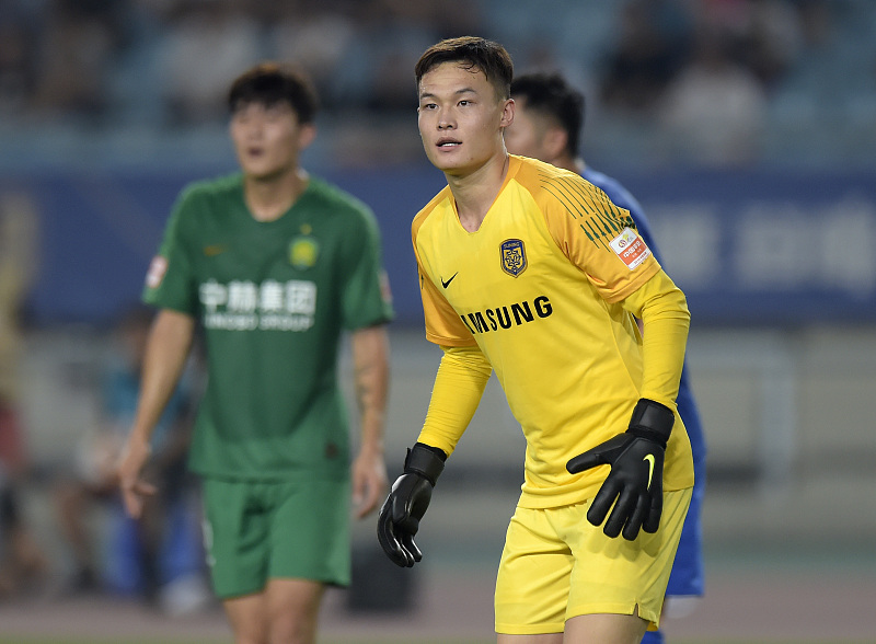 江苏苏宁■白高兴了!他被认为是苏宁门将挑大梁的人,结果却被证明不堪重用