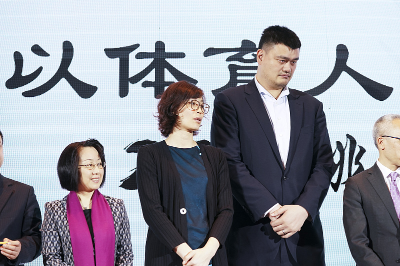 「赵义明」中国篮坛最高情侣：女方2米01男方2米18，生儿子超2米30？