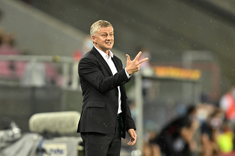 曼联|曼联首签稳了？23岁荷兰国脚下周签约 已告诉队友！要价5500万