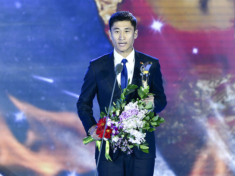 中国足协|足协处罚中超豪门！3位裁判1人被免职1人被禁哨，马宁独善其身