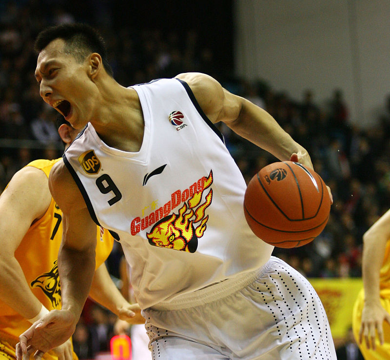 斯蒂芬·库里：突发！独臂少年事件再升温，库里连续3次发声，保罗老大哥为他送大礼