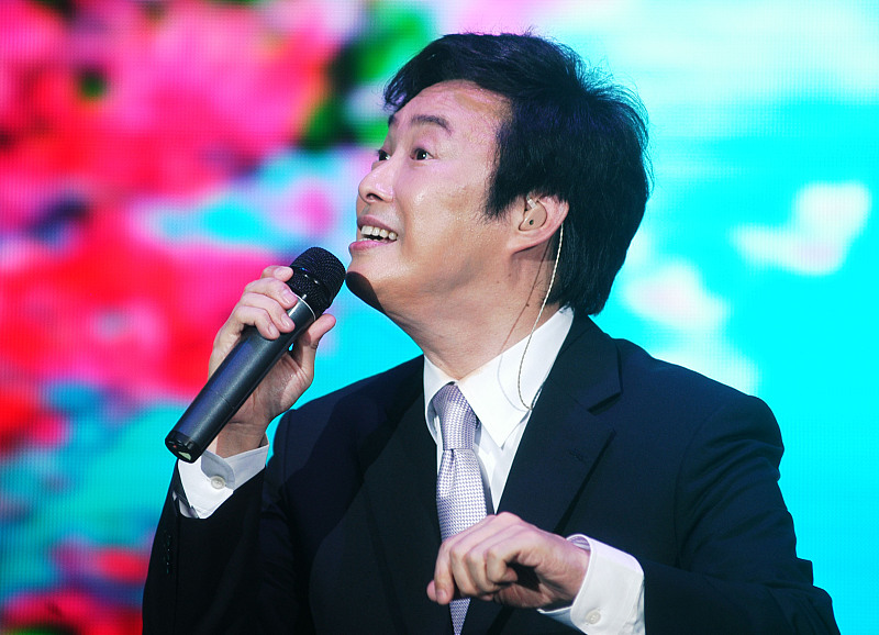 写这首歌仅花10分钟, 却红火39年挣9亿, 唱这首歌的人已经去世