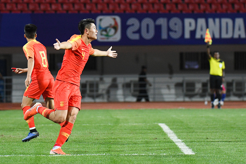 『山东鲁能』新面孔！鲁能中锋位置或迎00后黑马助阵，能力获赞不比郭田雨差