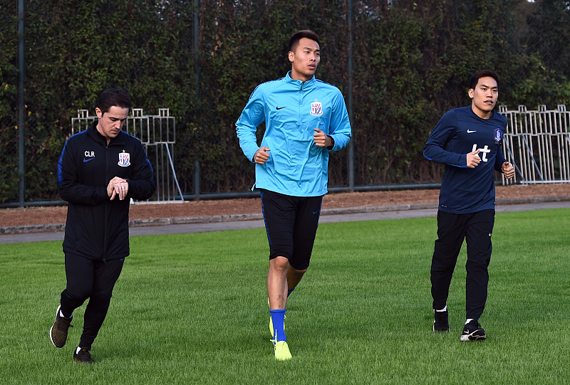 『山东鲁能』后悔吗？大连嫌弃他名气小却让申花如获至宝，如今成申花核心锋霸