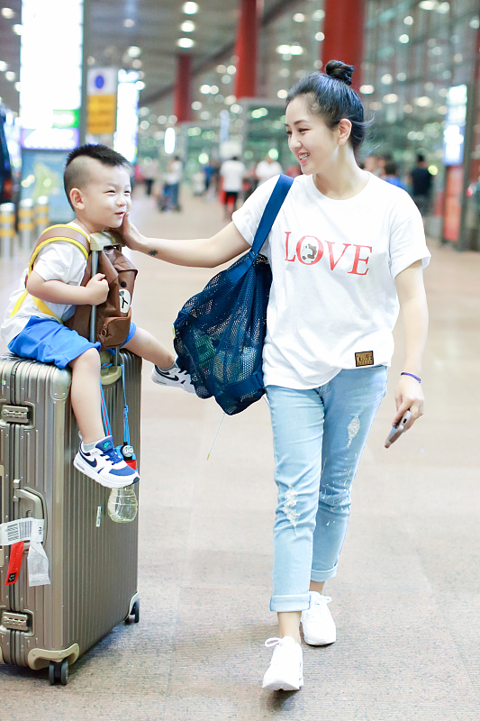 「何洁」何洁自曝:不想伺候前夫疯狂的欲望!如今再婚生三胎的她过得幸福吗?