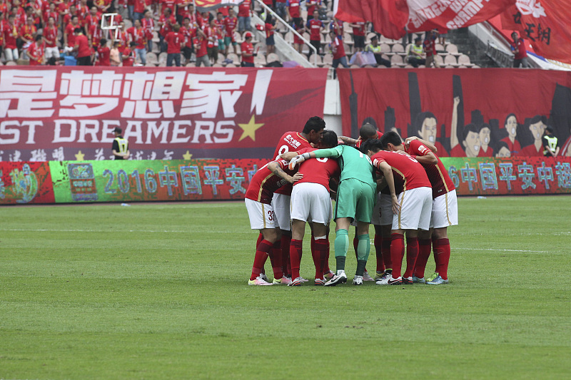 李铁■恒大点出归化球员！记者爆料足协无奈，李铁考察后必须招入国家队